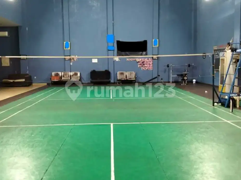Rumah Lapangan Badminton Kelapa Gading