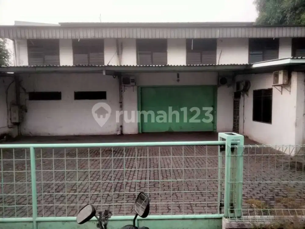 Gudang Pinggir Jalan Raya Imam Bonjol Cibitung Dekat Pintu Tol