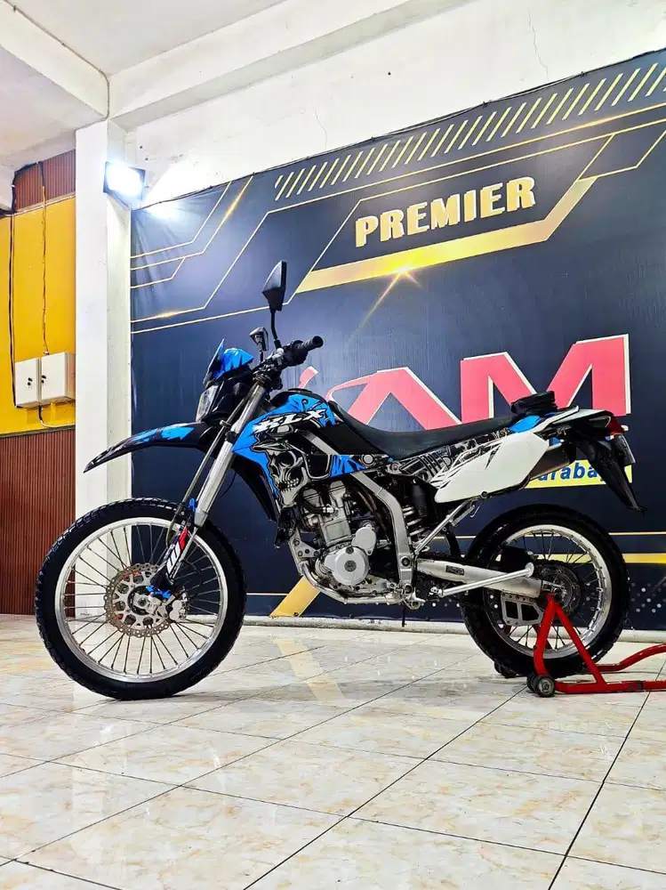 Kawasaki KLX 250cc BE Extrem hitam th 2013. Anugerah motor Rungkut