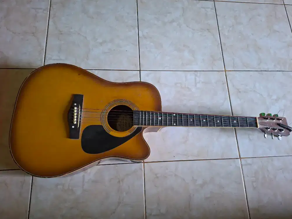 Gitar Akustik Yamaha F-330