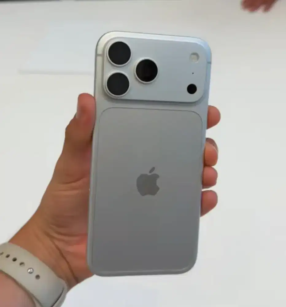 PROMO KREDIT IPHONE 18 PRO SILVER