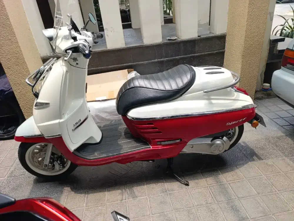 Di jual vespa django 2015
