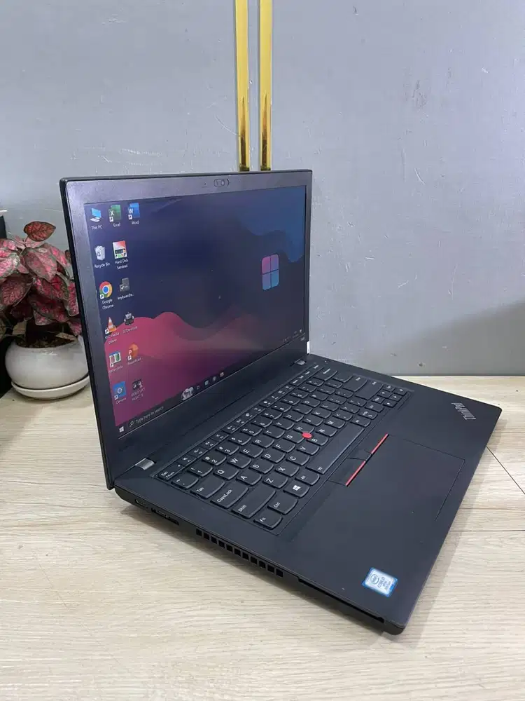 LAPTOP LENOVO T480 i7 GEN8 8/256 LAYAR 14 INCH VGA *ET