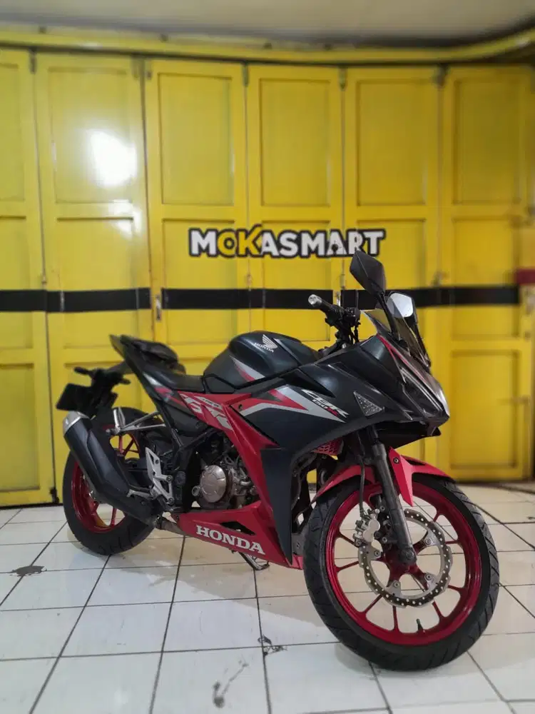 Honda CBR 150R 2020 mulus