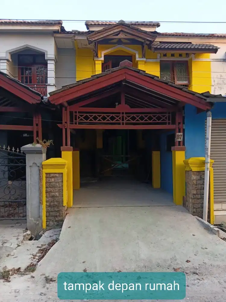 Dijual Rumah 2 lantai dengan 3 kamar tidur lokasi strategis, bisa nego
