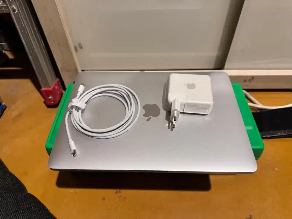 Macbook pro 2016 minus
