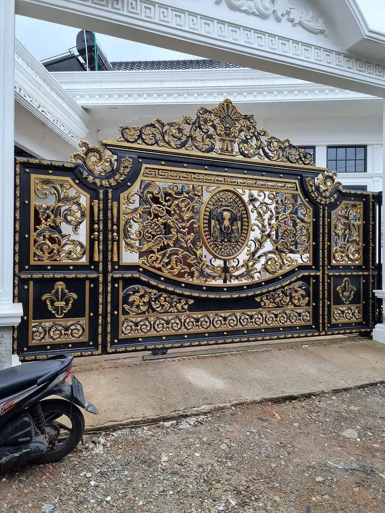 Pintu pagar modern besi tempa