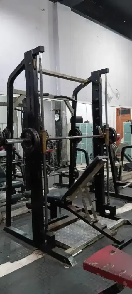 Peralatan Gym Fitness Center