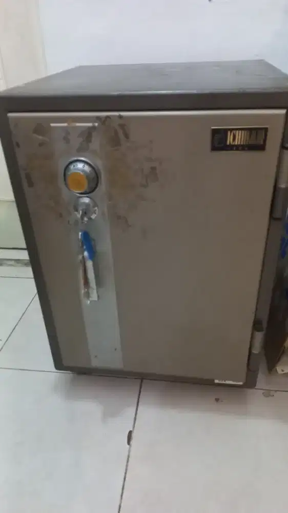 Brankas ICHIBAN 50A - Kunci & Kombinasi Normal - Rp 1,8jt Nego Pindah
