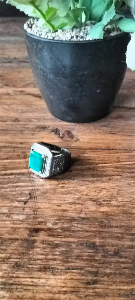 Cincin Batu permata Giok