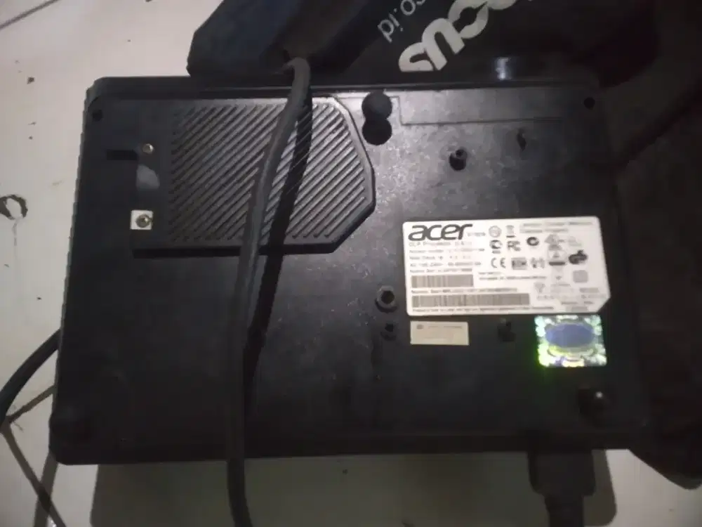 Proyektor Acer X1161N (nomor model DSV1144)