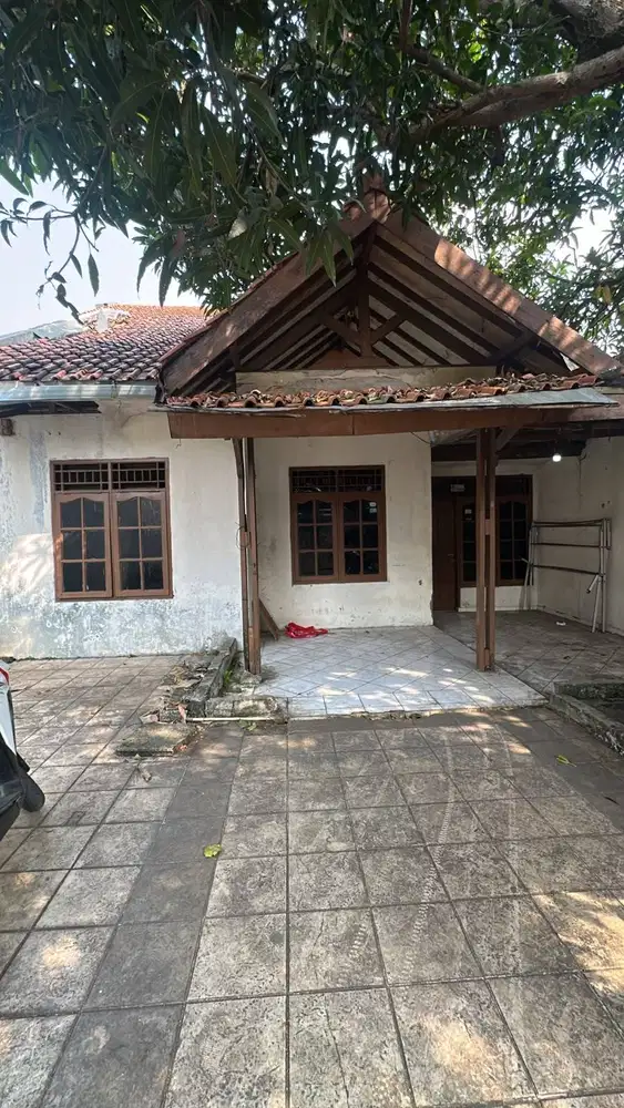 Di jual rumah dengan luas tanah 405 m², lokasi strategis