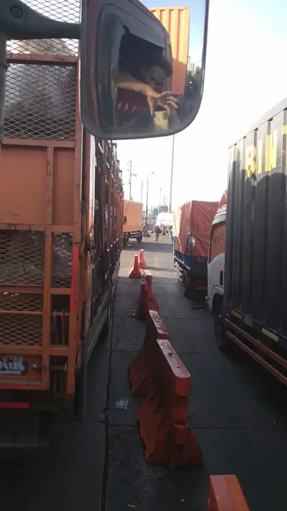 Di cari driver trailer 20 fit