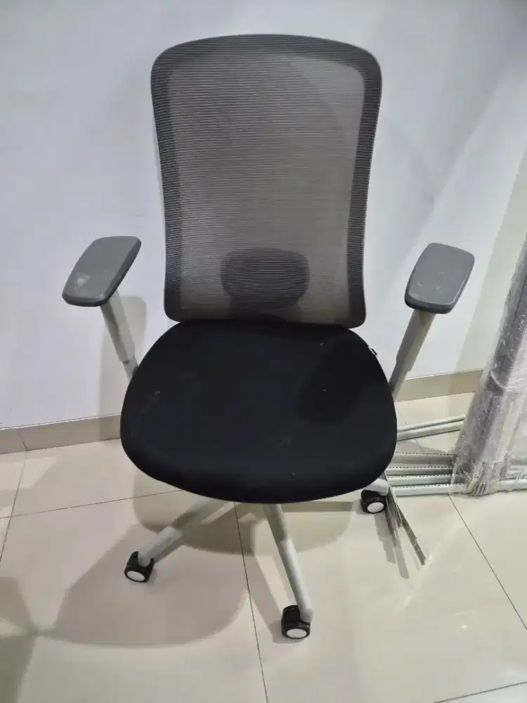Kursi kerja MGR chair merk In**