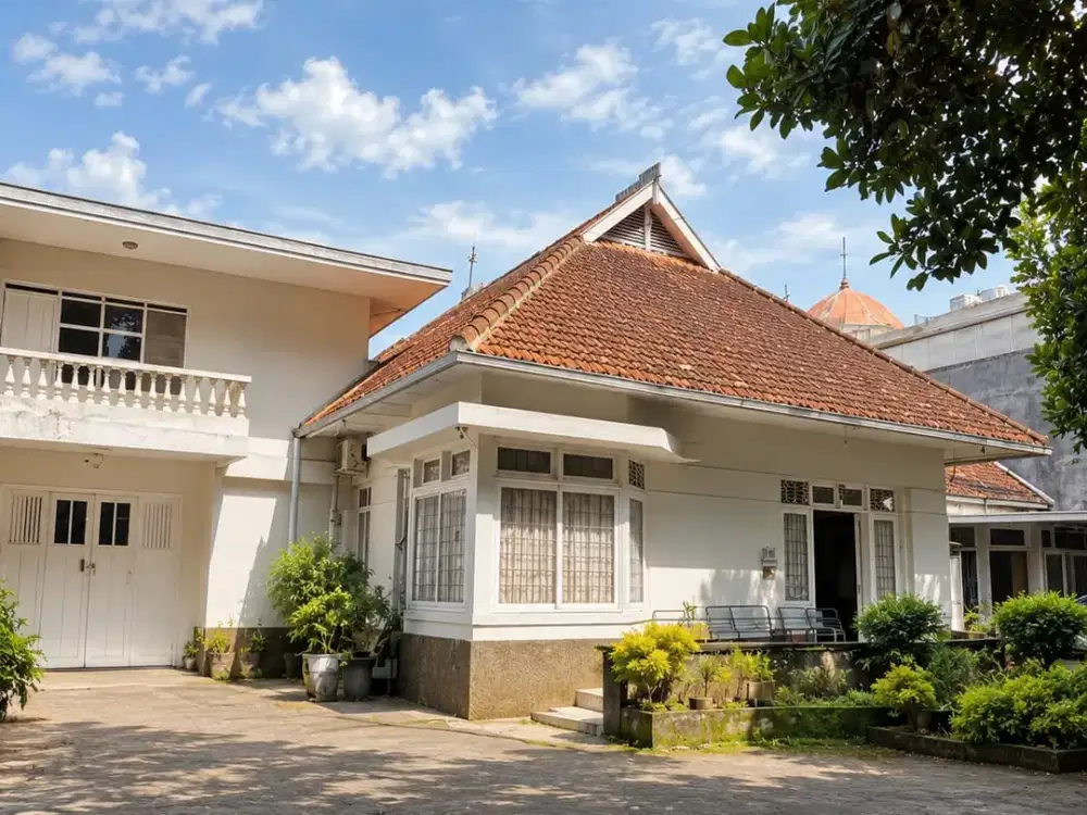 Dijual Rumah Kolonial / Heritage di Pusat Kota Malang Jalan Besar Ijen Strategis