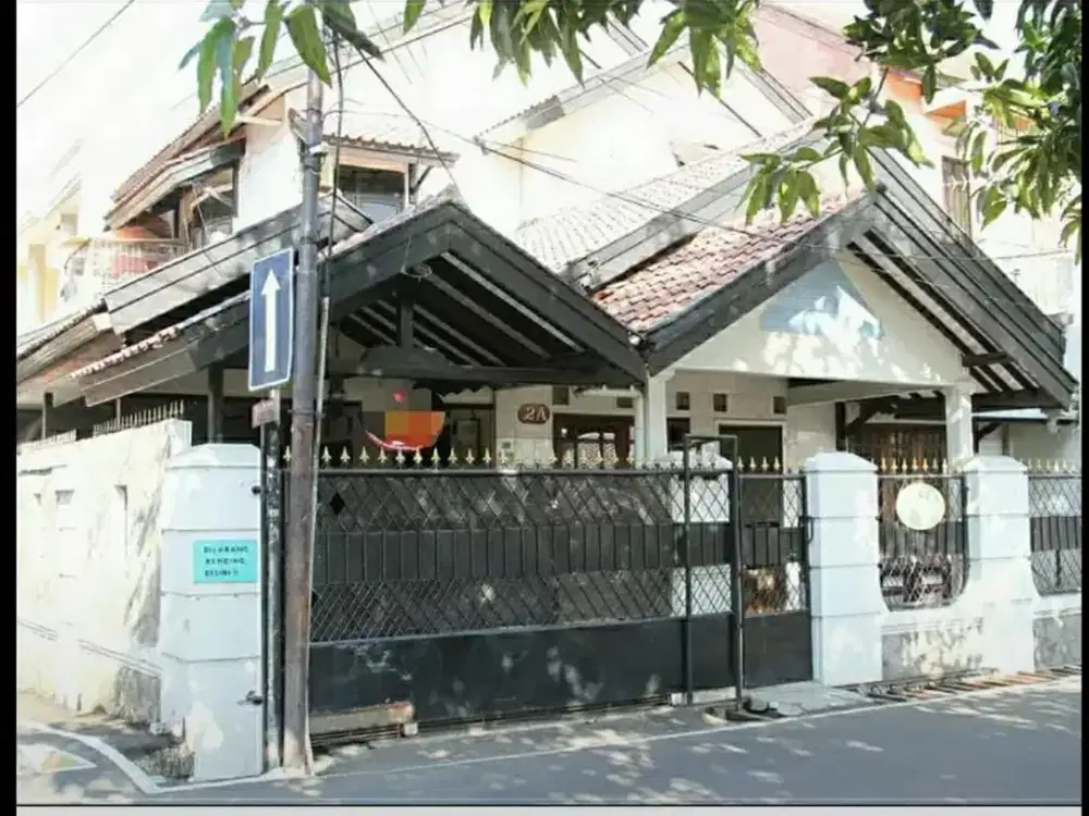 MURAH !! DIJUAL RUMAH 2 LANTAI LOKASI SANGAT STRATEGIS UNTUK KOS2AN DEKAT DENGAN SEKOLAHAN DAN UNIVERSITAS