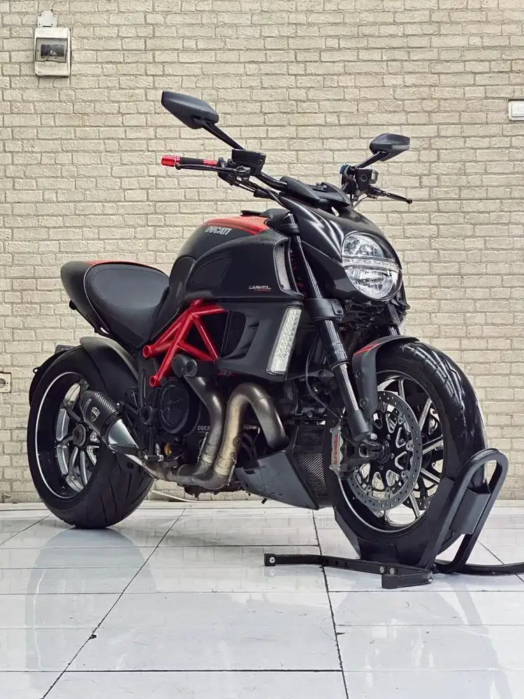 BRANDED MODS LOW KM‼️ Ready to ride Ducati diavel carbon 2011. Ciamik!!