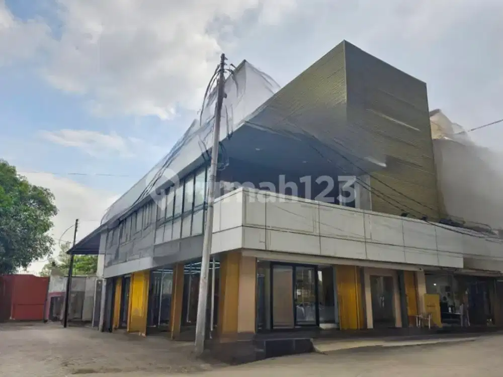 Ruko di Ruko Boulevard Barat Raya, Kelapa Gading 240 m² HGB - Hak Guna Bangun