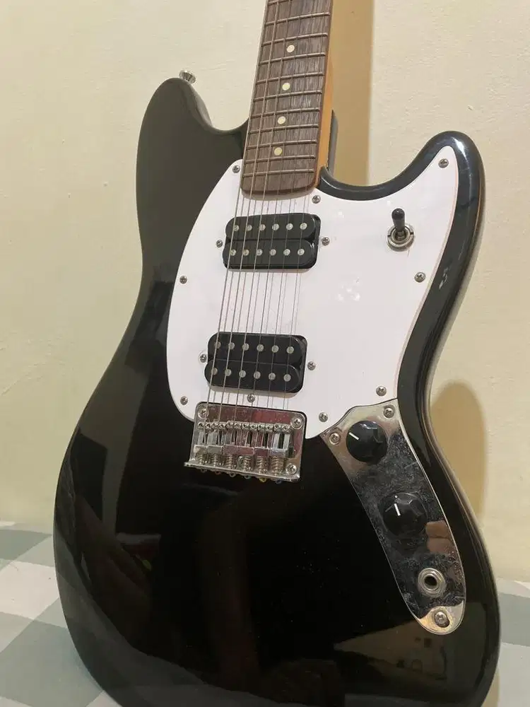 GITAR ELEKTRIK SQUIER MUSTANG