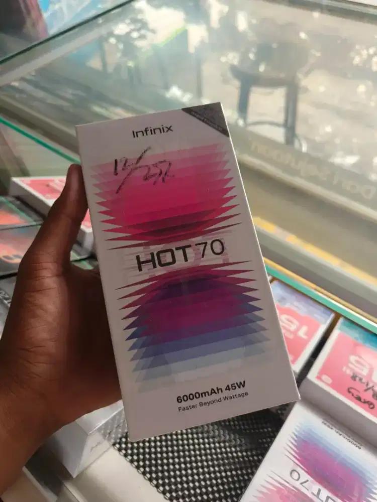 New Infinix hot 70 ram6/256 garansi resmi 1 tahun