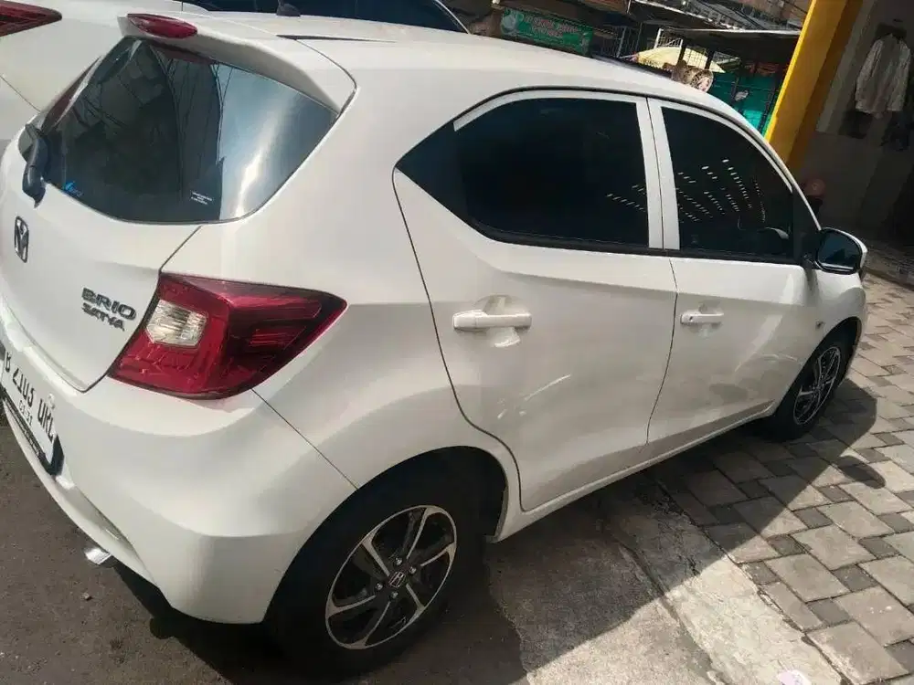 Honda Brio Satya E CVT 2025 – KM 2.700