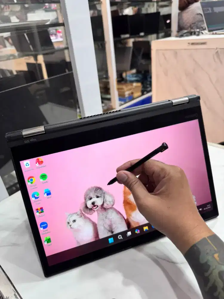 DIJUAL LENOVO THINKPAD YOGA 370 CORE i5 TOUCHSCREEN
