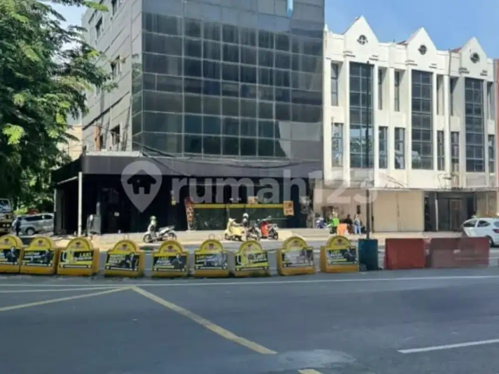 Ruko Di Boulevard Timur, Kelapa Gading 198 M² Hgb - Hak Guna Bangunan~ Jarang Ada Di Kelapa Gading