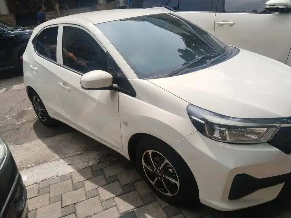 Dijual Honda Brio Satya E CVT 2025 – KM 2.700, Matic, Kondisi Istimewa