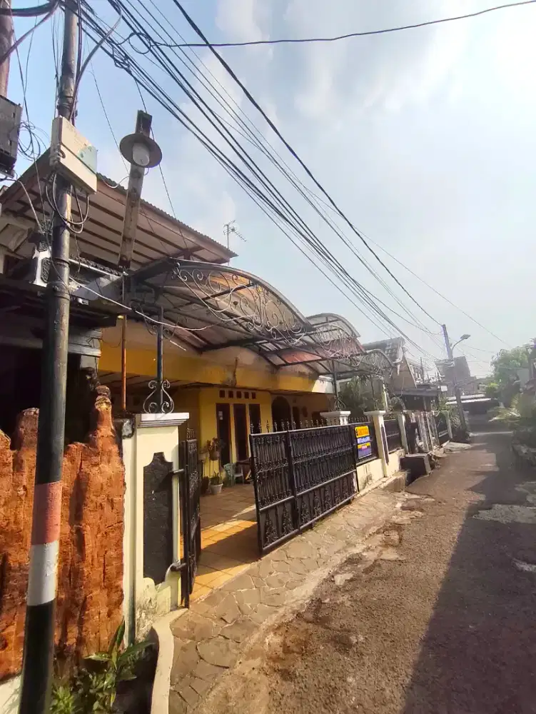 RUMAH 1.5 LANTAI PONDOK KOPI JAKARTA TIMUR ( SMP N 199 )