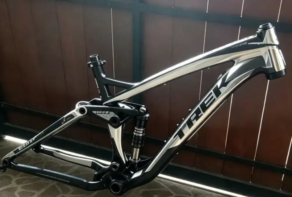 Jual Bu Frame  set TREK  SLAS 9 Alloy size M ban 26 bisa buat ban 27,5