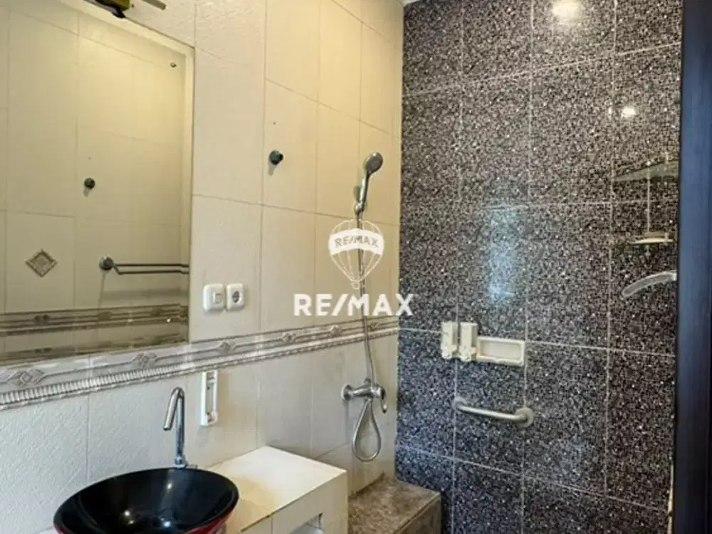 Dijual Rumah Besar Mewah Full Renov BSD