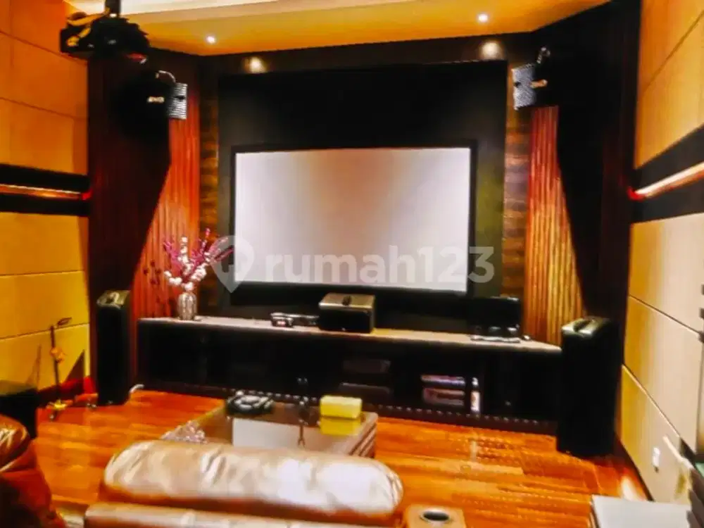 Rumah Premium di Pik
