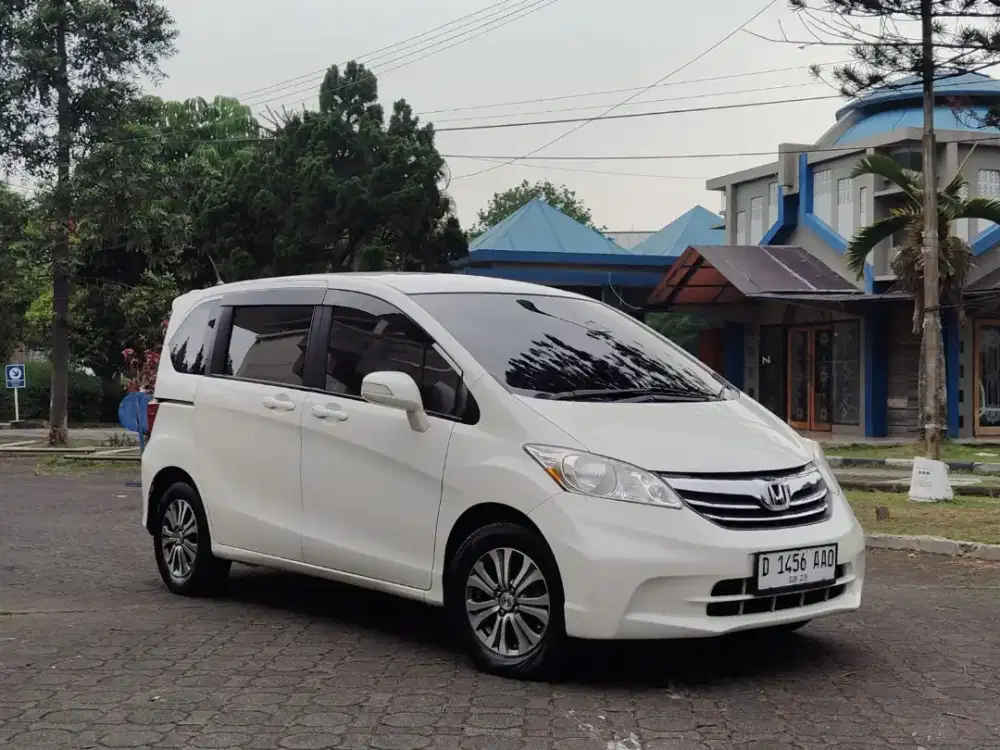 Honda Freed SD 2013 matic