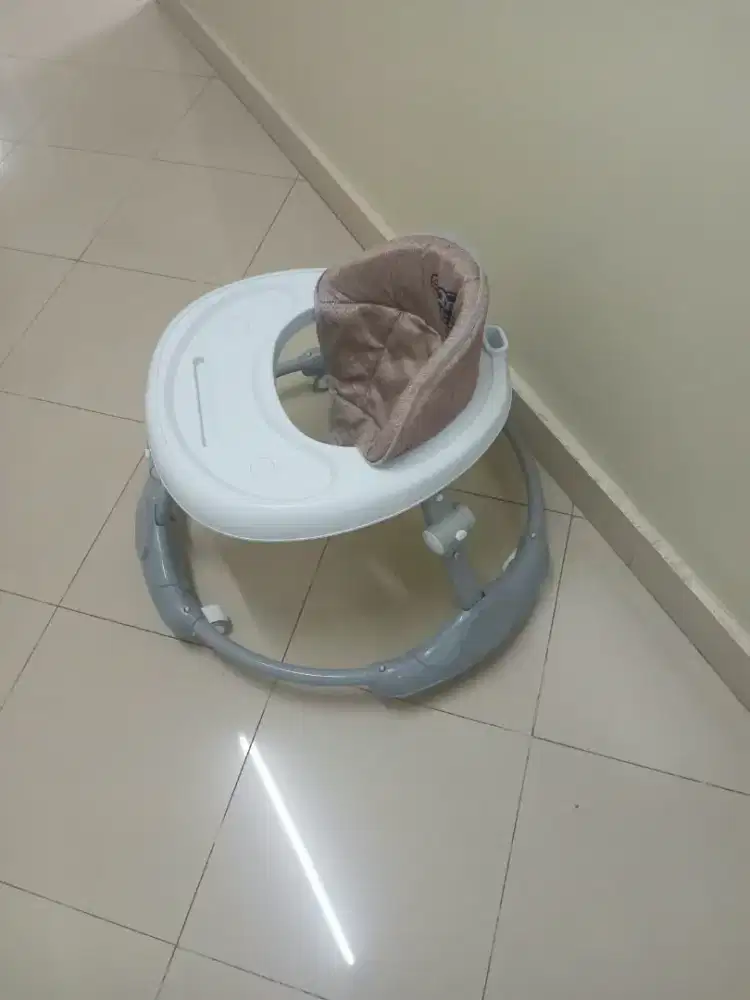 Baby Walker untuk anak