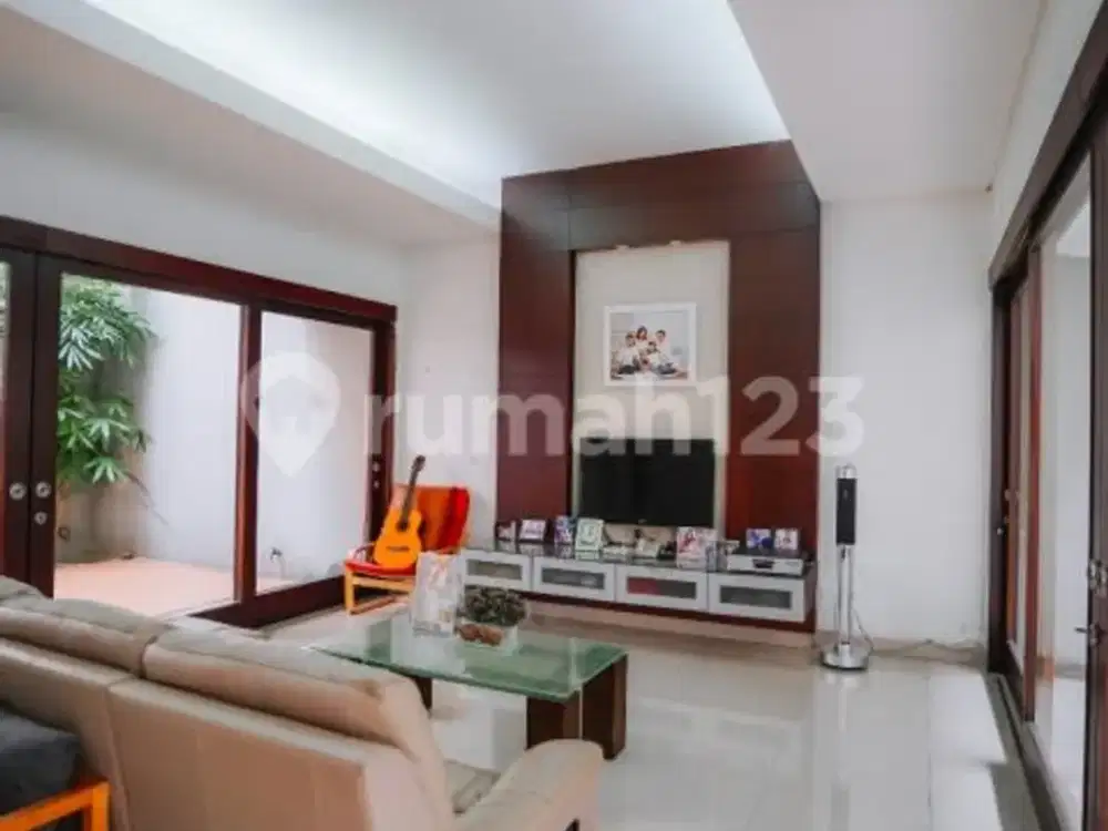 Rumah Minimalis Tropical di Kelapa Gading - Luas 220 M2!