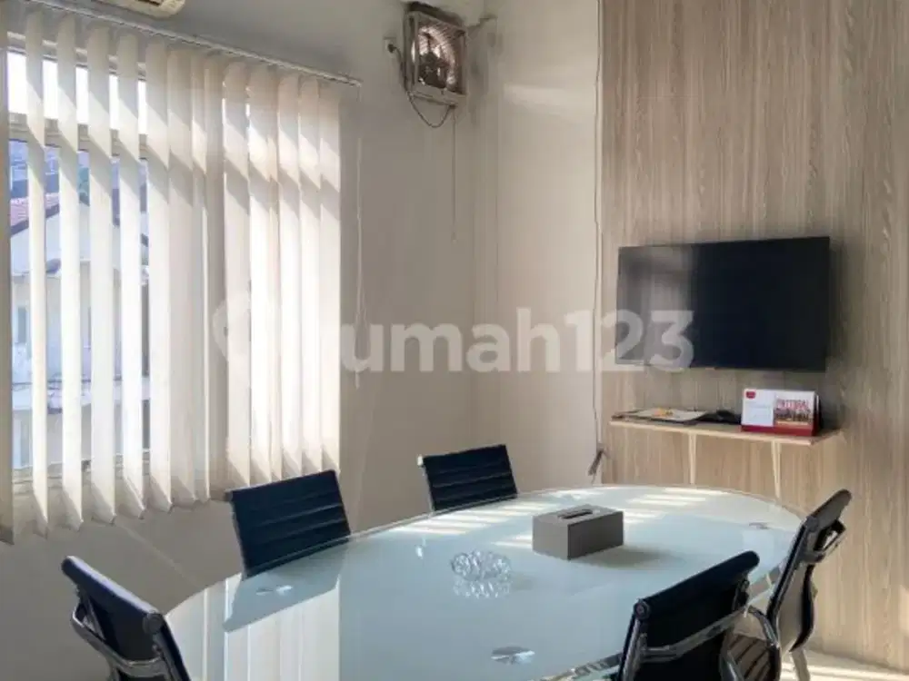 Ruko di Villa Gading Indah, Kelapa Gading - Full Furnished