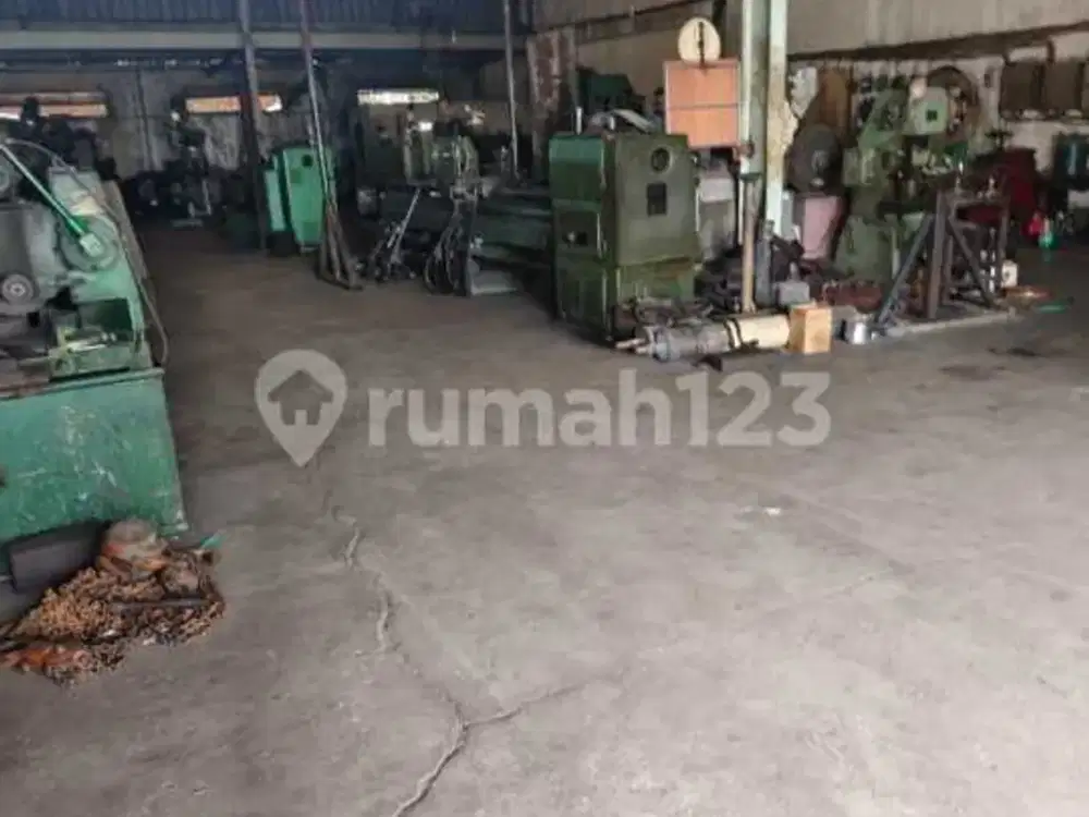 Gudang di Jl. Raya Imam Bonjol, Cibitung - Pinggir Jalan Raya!