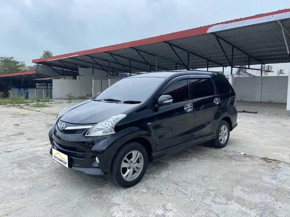 TOYOTA AVANZA VELOZ AT 2013