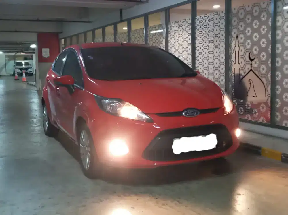Cari Tukar Tambah/TT/Kembalian Ford Fiesta Trend 1.4 AT 2013 Istimewa!