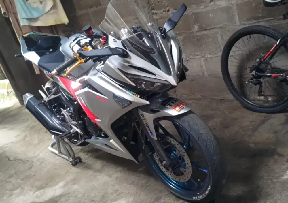 Monggo CBR150R full ganteng