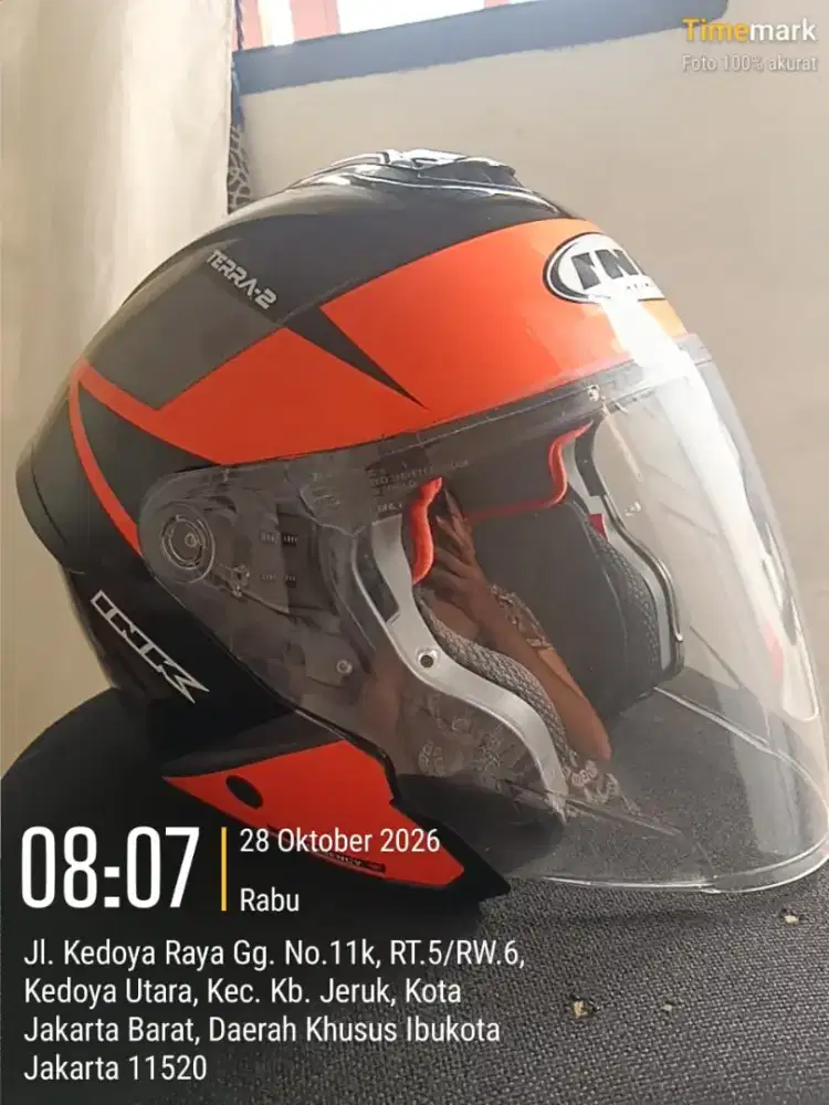 Helm kondisi bagus jarang pakai