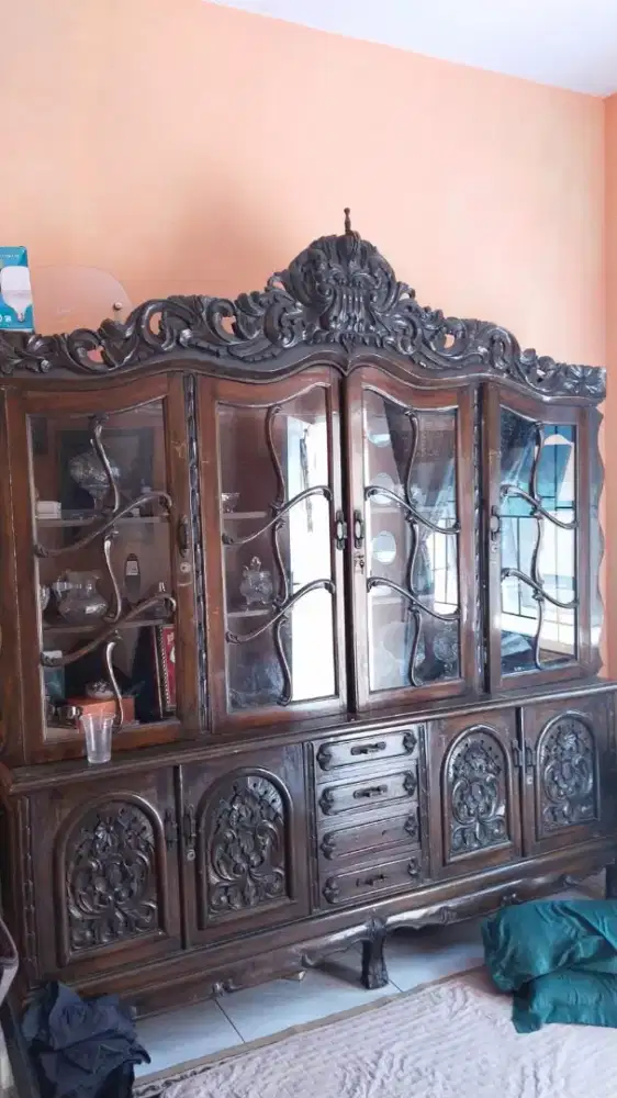 Lemari Jati & BOHEMA Pajangan Kristal