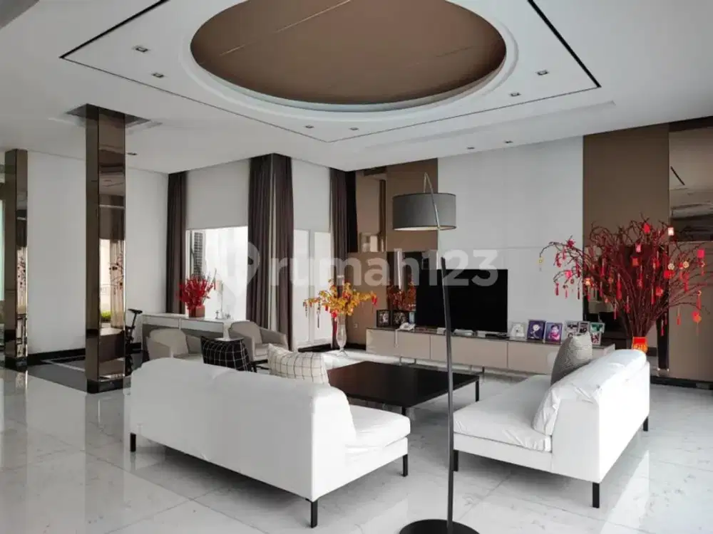 Rumah Mewah di Bukit Gading Villa Kelapa Gading, 4Br, Kolam Renang
