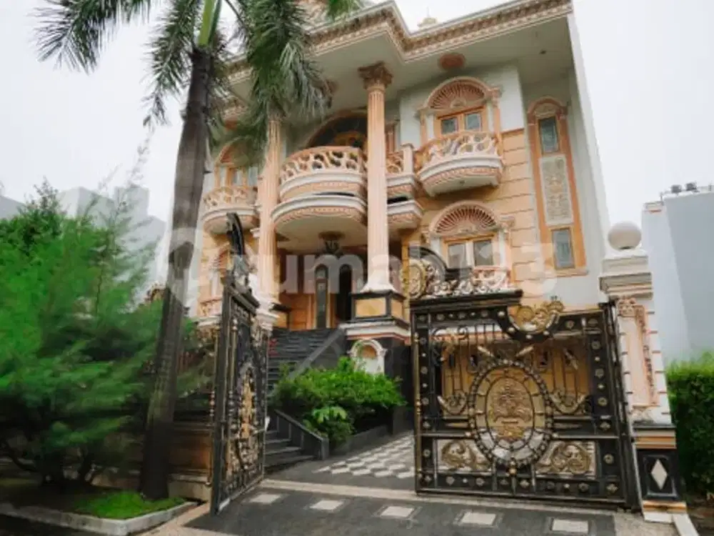 Rumah Klasik Super Mewah di Artha Gading Villa, Kelapa Gading