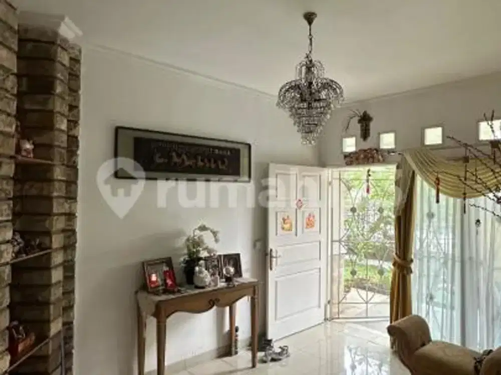 Rumah Strategis di Janur Indah, Semi Furnished, Sudah SHM