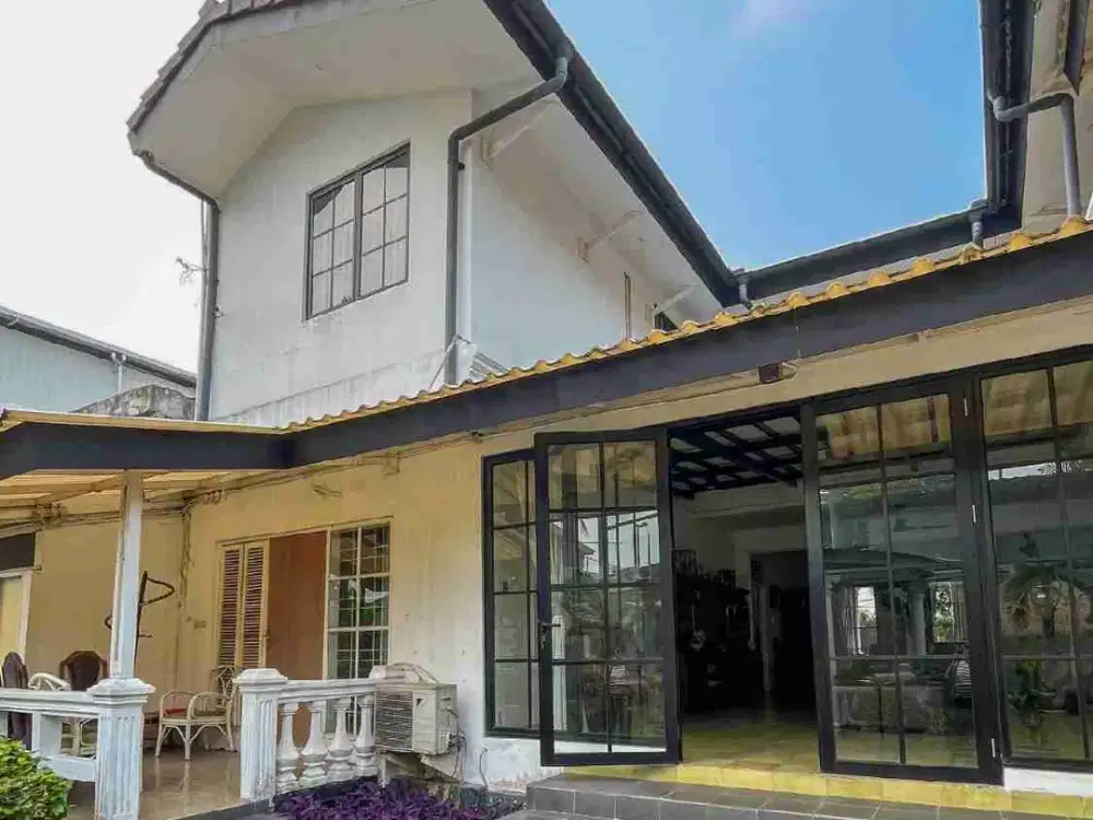 Rumah Siap Huni w/ Private Pool di Pejaten Barat