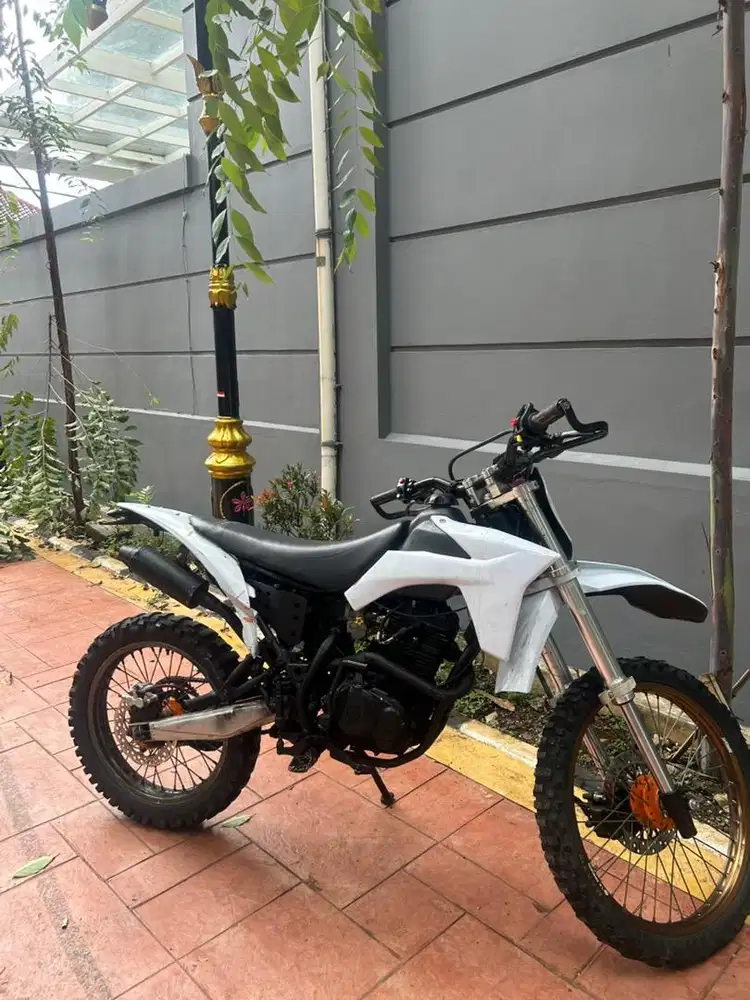 TRAIL MOONTRACK 200cc