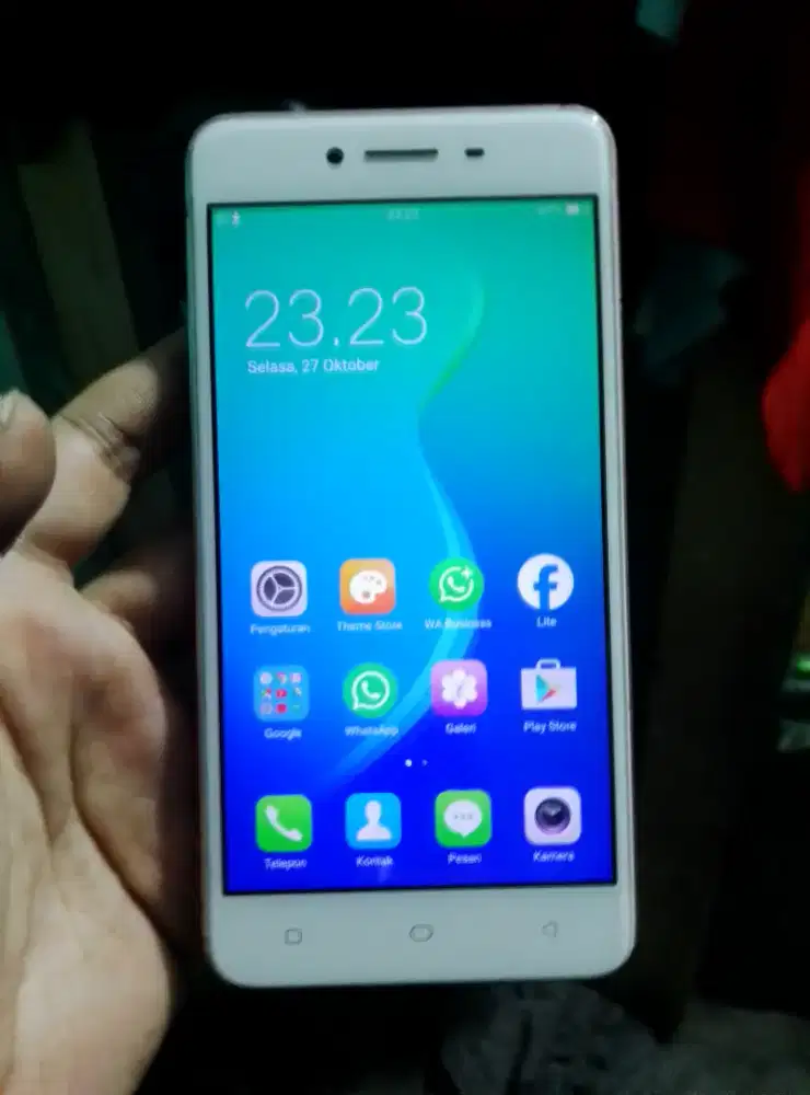 Oppo A37f 4G 2/16 layar 5 inchi siap pakai