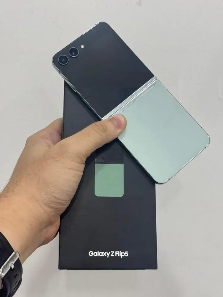 Samsung Z Flip 5 Mint 8/256Gb (SEIN)