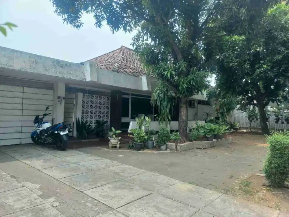 JUAL RUMAH LUAS DI JL DR CIPTO KOTA CIREBON